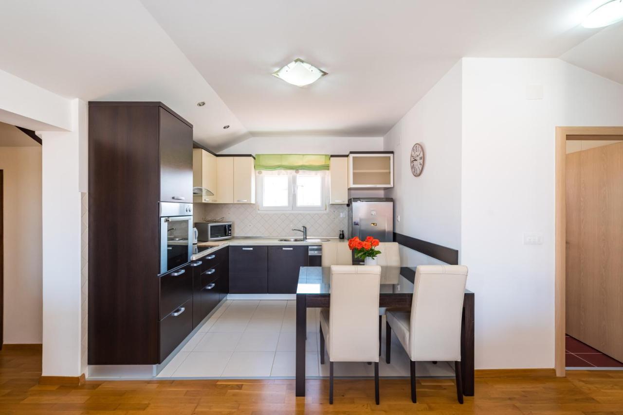 Visnja Apartament *